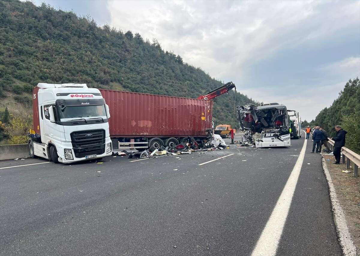 7 kişinin öldüğü otobüs kazasının nedenini yaralı kurtulan yolcu açıkladı 4